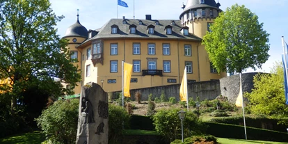 Ausflug mit Kindern - sehenswerter Ort: Burg - Niederdürenbach - Genovevaburg