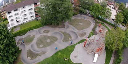 Ausflug mit Kindern - Ausflugsziel ist: eine Sportanlage - Bad Ragaz (Pfäfers) - Pumptrack Segnes Chur
