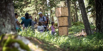 Ausflug mit Kindern - Ausflugsziel ist: ein Spielplatz - Graubünden - Schellen-Ursli-Weg oberhalb Guarda 
©Dominik Täuber - Schellen-Ursli-Weg