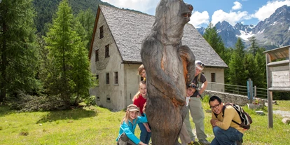 Ausflug mit Kindern - Themenschwerpunkt: Wandern - Graubünden - Bärenerlebnisweg – «senda da l’uors»
©TESSVM - Bärenerlebnisweg – «senda da l’uors»