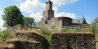 Ausflug mit Kindern - sehenswerter Ort: Burg - Gräfendhron - Burg Grimburg - Burg Grimburg