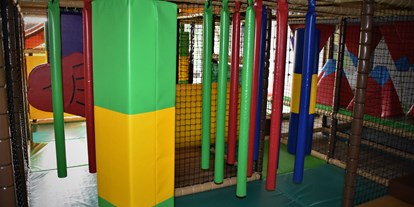 Ausflug mit Kindern - Kinderwagen: wenig geeignet - Unterneukirchen - Indoorhalle Oberreith