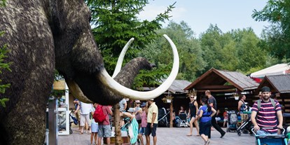 Ausflug mit Kindern - Ausflugsziel ist: ein Streichelzoo - Berlin-Umland - Trubel an allen Ecken - Der Dinosaurierpark - Ferienpark Germendorf