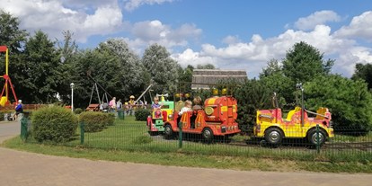 Ausflug mit Kindern - Ausflugsziel ist: ein Streichelzoo - Berlin-Umland - Märchenbahn - Der Dinosaurierpark - Ferienpark Germendorf