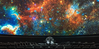Ausflug mit Kindern - Oberkrämer - Junge Sterne im Planetariumssaal des Zeiss-Großplanetarium ©SPB-Natalie-Toczek - Zeiss-Großplanetarium Berlin