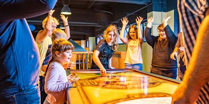 Ausflug mit Kindern - Kinderwagen: großteils geeignet - Sommerrodelbahn & Indoor-Spielplatz Scharmützel-Bob