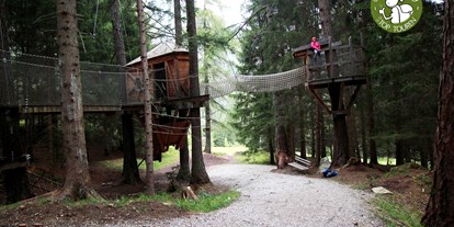 Ausflug mit Kindern - Ausflugsziel ist: eine Wanderung - Sieben Baumhäuser verteilen sich auf einer 2 km langen Strecke. Der Baumhausweg ist auch kinderwagentauglich.  - Gloatsteig und Scheibenweg oder Baumhausweg