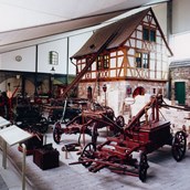 Ausflugsziel - Halle 1 mit den Geräten von 1624 bis in die 1920er Jahre - Deutsches Feuerwehr-Museum Fulda