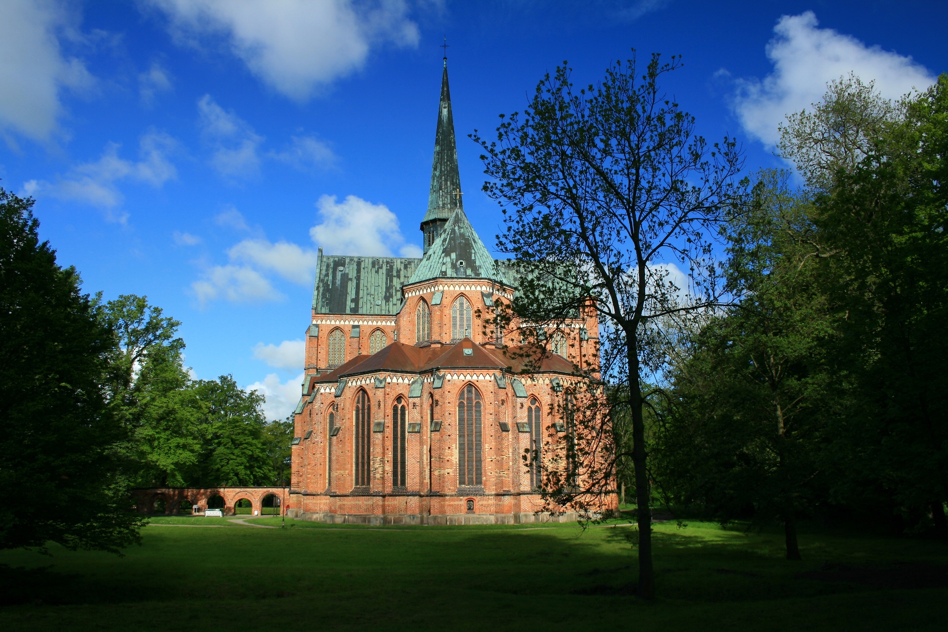 Destination d'excursion - Doberaner Münster von Osten - Perle der Backsteingotik - Münster Bad Doberan