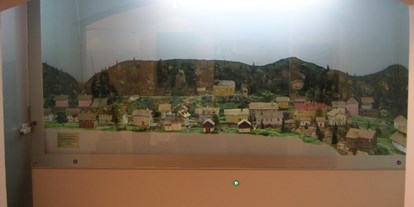 Ausflug mit Kindern - Umgebungsschwerpunkt: Fluss - Großgmain - Modell des Ortes um 1700 - Museum im Fürstenstöckl