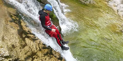 Trip with children - Themenschwerpunkt: Bewegung - Wasserrutschen beim Canyoning in Niederösterreich - Canyoning "Aqua Splash" für Familien in Niederösterreich im Ötscherland