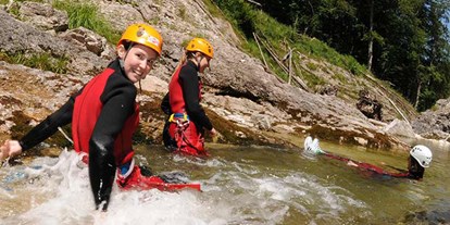 Ausflug mit Kindern - Bach (Oberndorf an der Melk, St. Georgen an der Leys) - Spaß im Wasser beim Canyoning - Canyoning "Aqua Splash" für Familien in Niederösterreich im Ötscherland