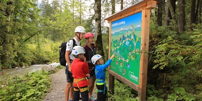 Ausflug mit Kindern - Gastronomie: Familien-Alm - Fischerndorf - Natur- und Umwelterlebnispfad am Sattelberg