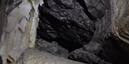 Ausflug mit Kindern - Harth-Pöllnitz - Wie ein versteinerter Wasserfall - Drachenhöhle Syrau