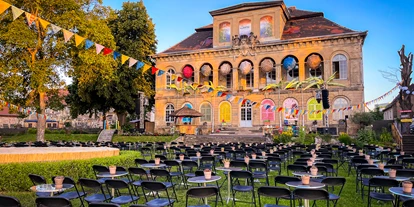Ausflug mit Kindern - Kulturelle Einrichtung: Konzert - Deutschland - Open-Air Musicals direkt an der Elbe: Schloss Übigau - Comödie Dresden