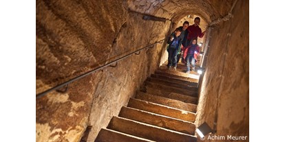 Ausflug mit Kindern - Geising - Familie im Tiefkeller (nur mit Führung zugänglich) - Festung Königstein