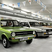 Destination - Vom Audi 50 über Audi 60, 80, 90 und 100 strahlen diese Old- und Youngtimer im Flair der 70er bis 90er Jahre um die Wette. - Siku- Audi- und Oldtimermuseum