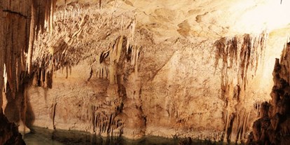 Ausflug mit Kindern - Ausflugsziel ist: ein Naturerlebnis - Waldbröl - Symbolbild für Ausflugsziel Aggertalhöhle. Keine korrekte oder ähnlich Darstellung! - Aggertalhöhle
