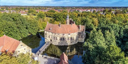 Ausflug mit Kindern - Ausflugsziel ist: ein sehenswerter Ort - Münsterland - Im Grünen gelegen - Burg Vischering von oben - Burg Vischering