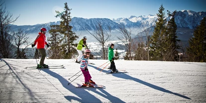 Ausflug mit Kindern - Öblarn - Sicher runter vom Berg auf der blauen Piste "Panoramastraße", die auch zum Rodeln genutzt werden kann - Skigebiet Loser Altaussee