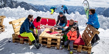 Ausflug mit Kindern - Ausflugsziel ist: ein Skigebiet - Grünau im Almtal - Chillen auf der Loser-Alm mit herrlichem Panoramablick ins Ausseerland und bis zum Dachstein! - Skigebiet Loser Altaussee