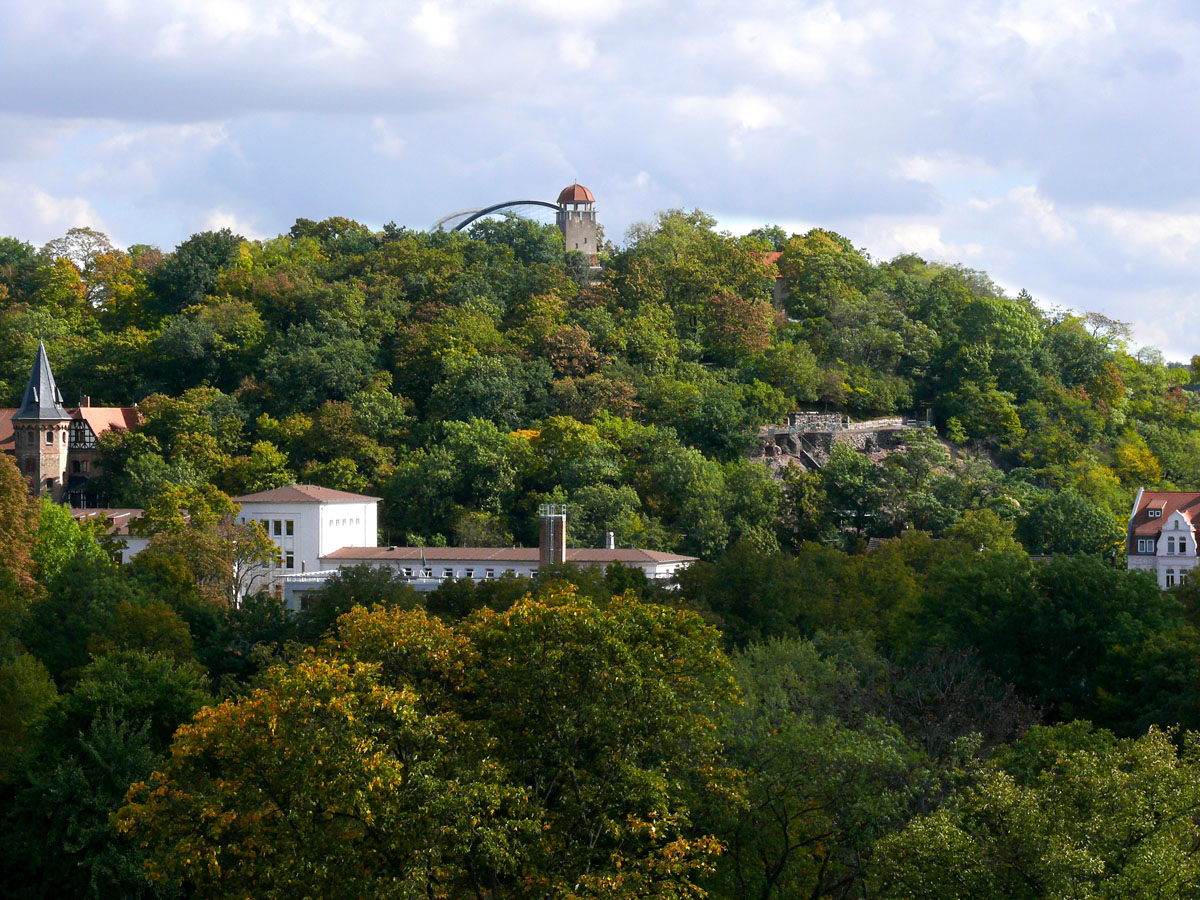 Ausflugsziel - Der Zooberg erhebt sich 130m über dem Saaletal - Zoologischer Garten Halle (Bergzoo)