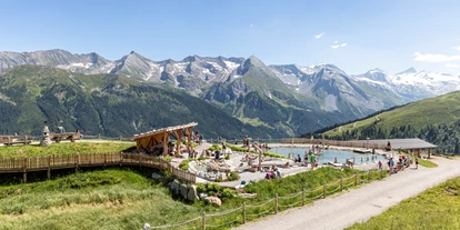Ausflug mit Kindern - Ausflugsziel ist: ein Weg - Mühlwald (Trentino-Südtirol) - © Archiv TVB Tux-Finkenberg
Almspielerei Eggalmbahn Übersicht Sommer - Almspielerei Eggalm