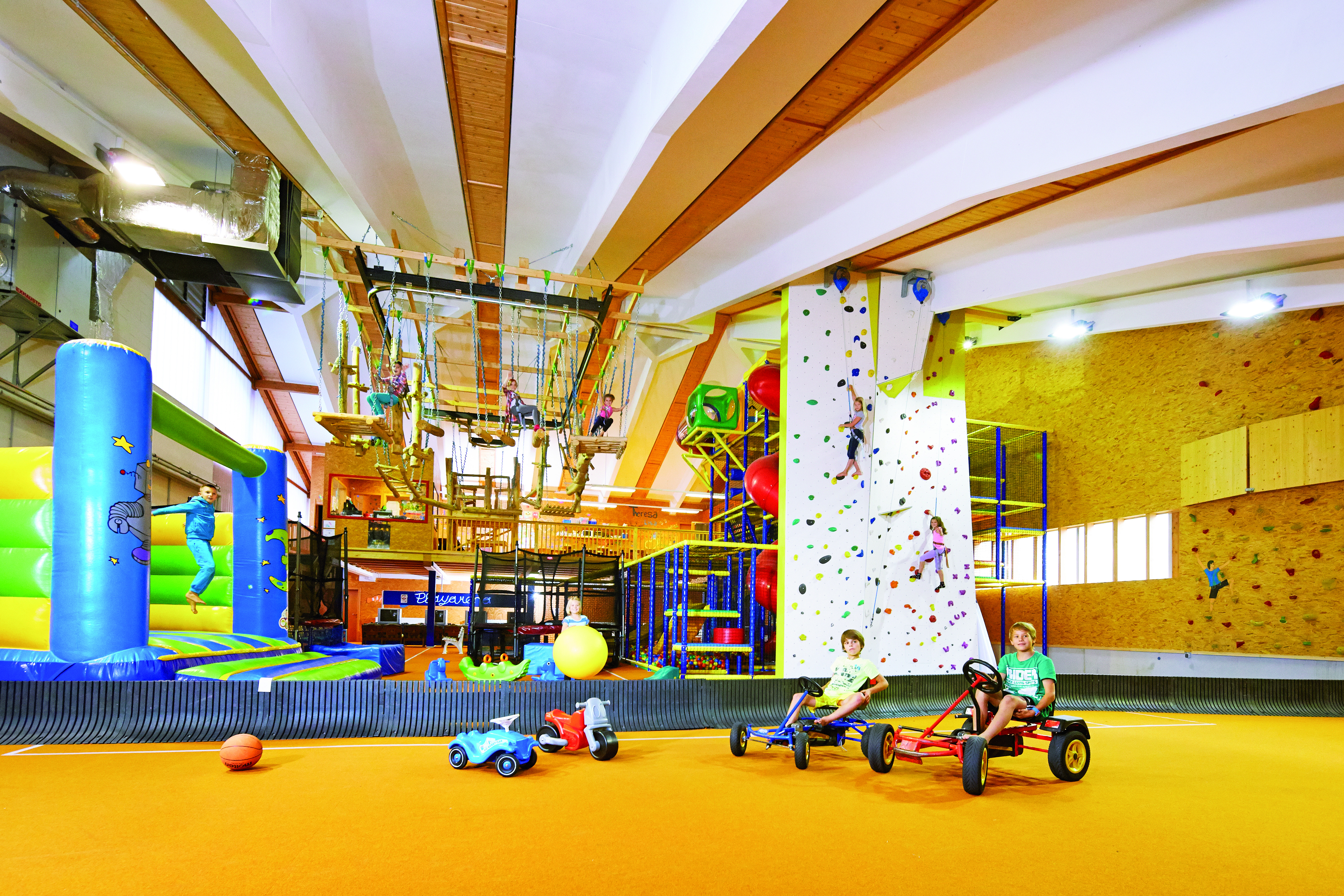 Ausflug mit Kindern - Playarena Tux-Vorderlanersbach
© Archiv TVB Tux-Finkenberg
 - Playarena