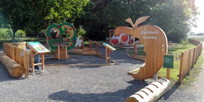 Ausflug mit Kindern - Kinderwagen: vollständig geeignet - Ladis - Spielplatz Haiminger Apfelmeile - Haiming Apfelmeile