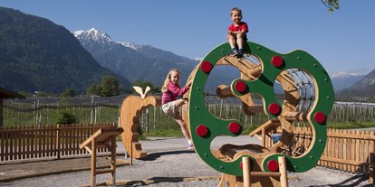 Ausflug mit Kindern - Kinderwagen: vollständig geeignet - Berwang - Spielplatz Haiminger Apfelmeile - Haiming Apfelmeile
