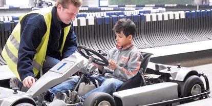 Ausflug mit Kindern - Witterung: Bewölkt - Gas rechts, links Bremse, kleiner Mann - Ralf Schumacher Kartcenter