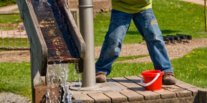 Ausflug mit Kindern - Preisniveau: kostenlos - Wassererlebnisspielplatz Bruchhausen-Vilsen