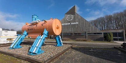 Ausflug mit Kindern - Wendisch Baggendorf - Die erste Deutsche Unterwasserstation "BAH-I" befindet sich auf dem Gelände des NAUTINEUMs - NAUTINEUM Stralsund