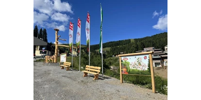 Ausflug mit Kindern - Umgebungsschwerpunkt: Berg - Oberzeiring - Erlebnisrundwanderweg "Wildes Lachtal"
1. Station Infotafel & Wilde Kuh - "Wildes Lachtal"