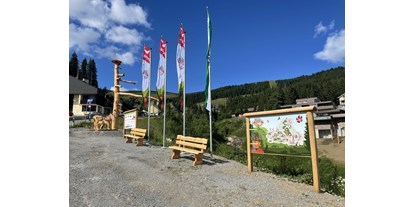 Ausflug mit Kindern - WC - Steiermark - Erlebnisrundwanderweg "Wildes Lachtal"
1. Station Infotafel & Wilde Kuh - "Wildes Lachtal"