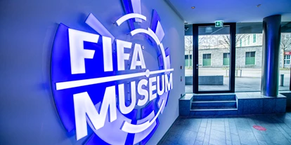 Trip with children - Ausflugsziel ist: ein Museum - Zug-Stadt - FIFA Museum