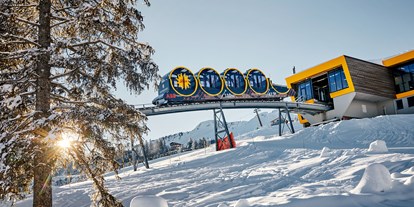 Ausflug mit Kindern - öffentliche Verkehrsmittel - Schweiz - Standseilbahn Schwyz-Stoos  - Stoos – die steilste Standseilbahn der Welt