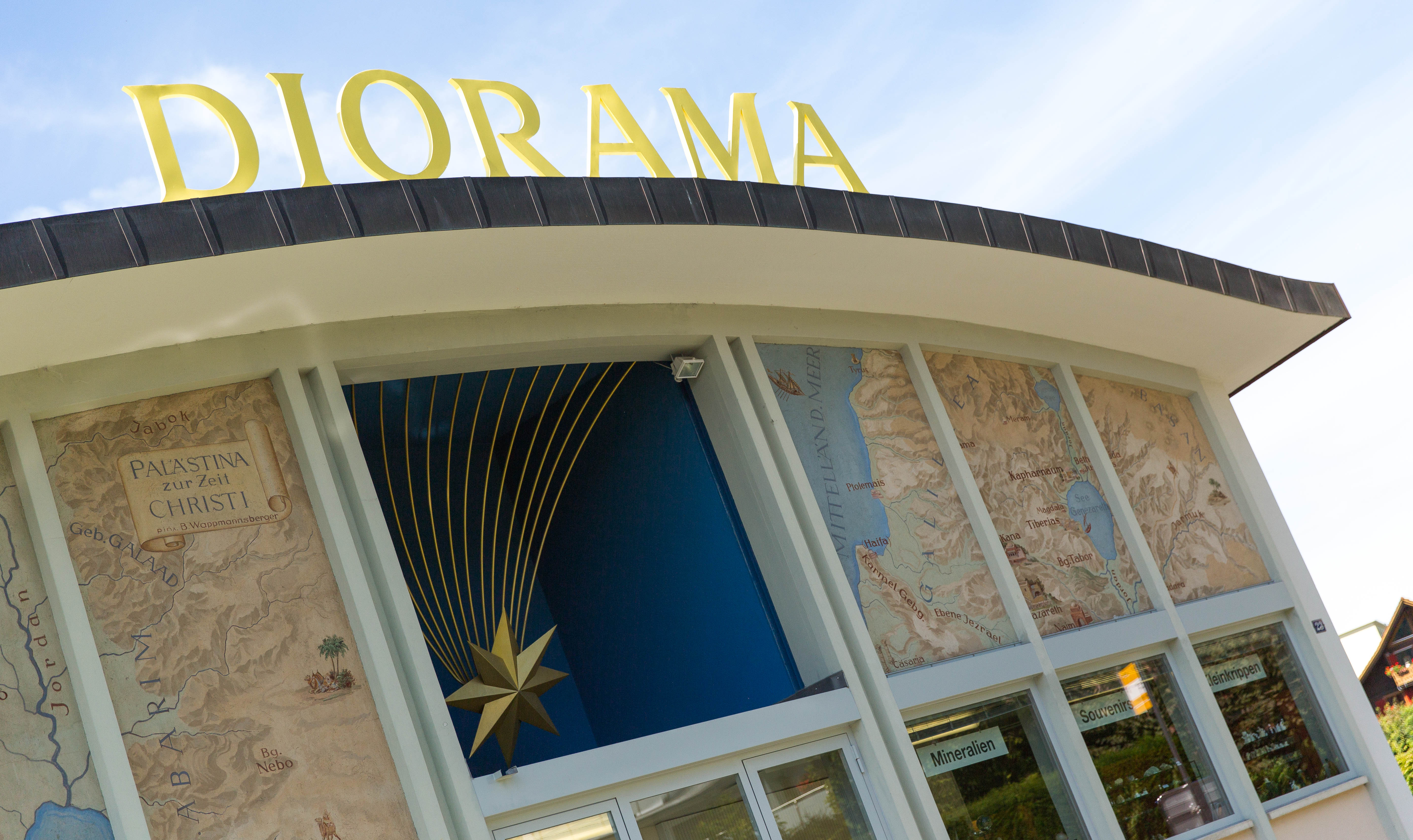 Ausflugsziel: Museum DIORAMA Einsiedeln - schon das Gebäude ist bemerkenswert. - KrippenDIORAMA Einsiedeln