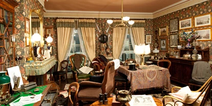 Trip with children - Interlaken (Gündlischwand, Interlaken) - Sie sehen hier Baker Street 
221b an einem sonnigen 
Herbstnachmittag um 
1895, als Sherlock Holmes 
Karriere auf ihrem Höhepunkt stand. - Sherlock Holmes Museum