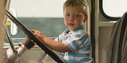 Ausflug mit Kindern - Kinderwagen: vollständig geeignet - Zürich-Stadt - Einmal in einem echten Lastwagen sitzen - EBIANUM Baggermuseum