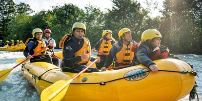 Ausflug mit Kindern - Themenschwerpunkt: Entdecken - PLZ 3860 (Schweiz) - Family Rafting - Familien Rafting