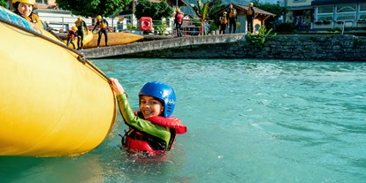 Ausflug mit Kindern - Themenschwerpunkt: Entdecken - PLZ 3860 (Schweiz) - Family Rafting - Familien Rafting