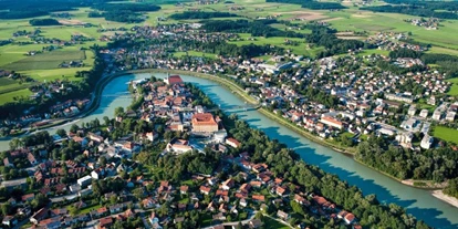 Ausflug mit Kindern - Umgebungsschwerpunkt: Fluss - Kleinberg (Nußdorf am Haunsberg) - Zwei-Städte-Rundweg in Oberndorf bei Sbg.