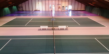 Ausflug mit Kindern - Sportanlage: Kletterhalle - Urnäsch - 1001 Tennis & Badmintonhalle - 1001 Freizeitwelt