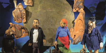 Ausflug mit Kindern - Ausflugsziel ist: ein Museum - Urnäsch - Ausstellung Chelm
Ein Dorf in dem die Weisen Narren sind und die Narren weise sind.
Figurentheater Fährbetrieb, Herisau - Figurentheater Museum