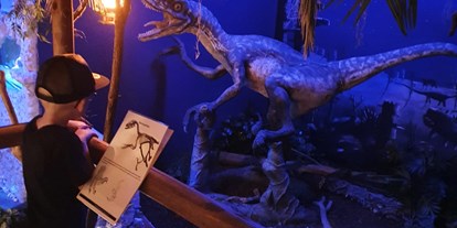 Ausflug mit Kindern - Ausflugsziel ist: ein Museum - Sauriermuseum Bellach