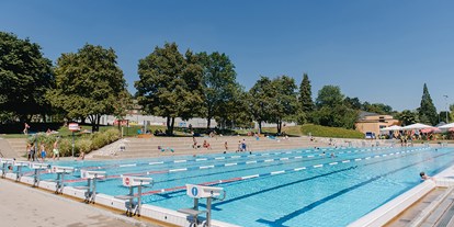Ausflug mit Kindern - PLZ 79848 (Deutschland) - 50m Becken im Freibad (Wintersaison gedeckt und geheizt) - KSS Sport- und Freizeitpark Schaffhausen