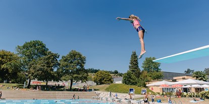 Ausflug mit Kindern - Themenschwerpunkt: Wasser - Zürich-Stadt - Sprungturm (1, 2 und 3m Sprungbrett) - KSS Sport- und Freizeitpark Schaffhausen