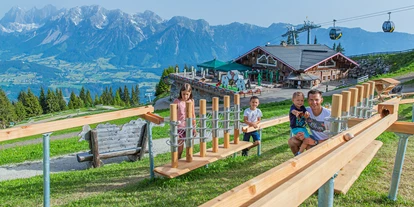 Trip with children - Ausflugsziel ist: ein Spielplatz - Styria - Wettkampfkugelbahn im Hopsiland - Planai Seilbahn