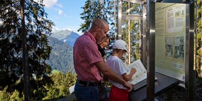 Ausflug mit Kindern - WC - Wald am Arlberg - Kinderwagentaugliche Wanderwege im Silbertal im Montafon